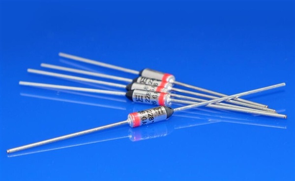 Elmwood D 系列  愛(ài)姆伍德溫度保險(xiǎn)絲